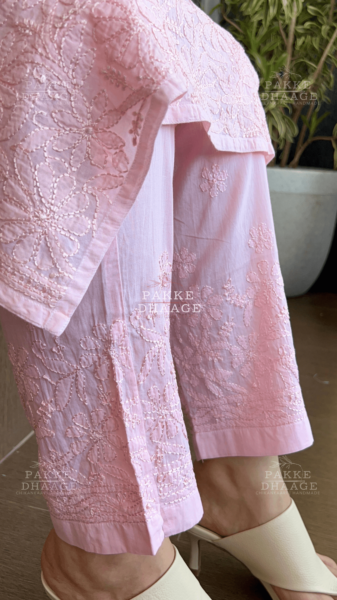 Inayat Resham Dhaaga Mulmul Kurta & Kurta Sets - Peach Pearl