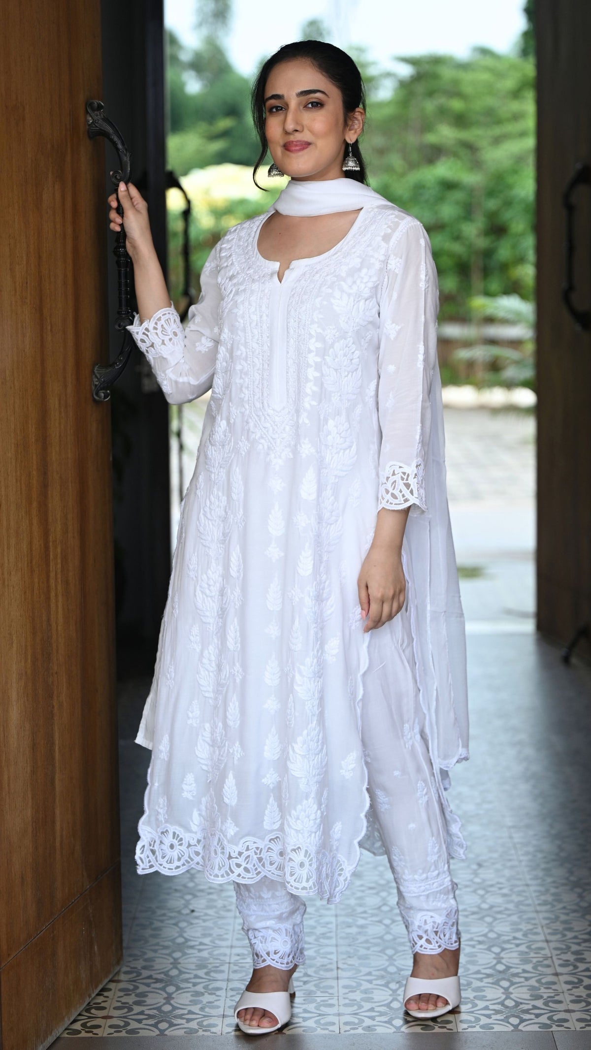 Zeenat Chikankari Lace Cutwork Kurta Set with Dupatta 3-Pc Set - Crystal White