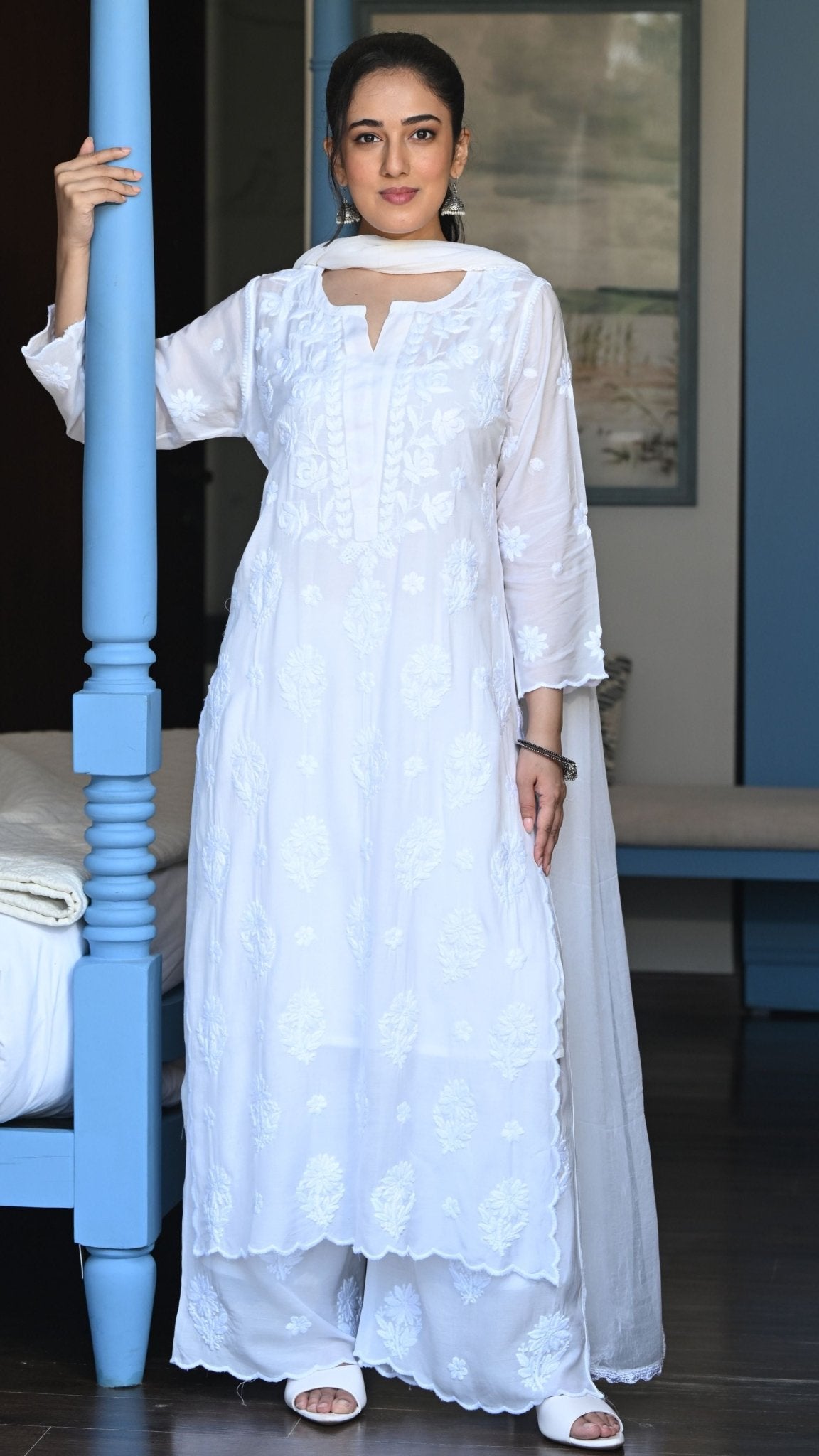 Falak Cutwork Pure Muslin Ombre Kurta Set with Dupatta 3-Pc Set - Pearl White
