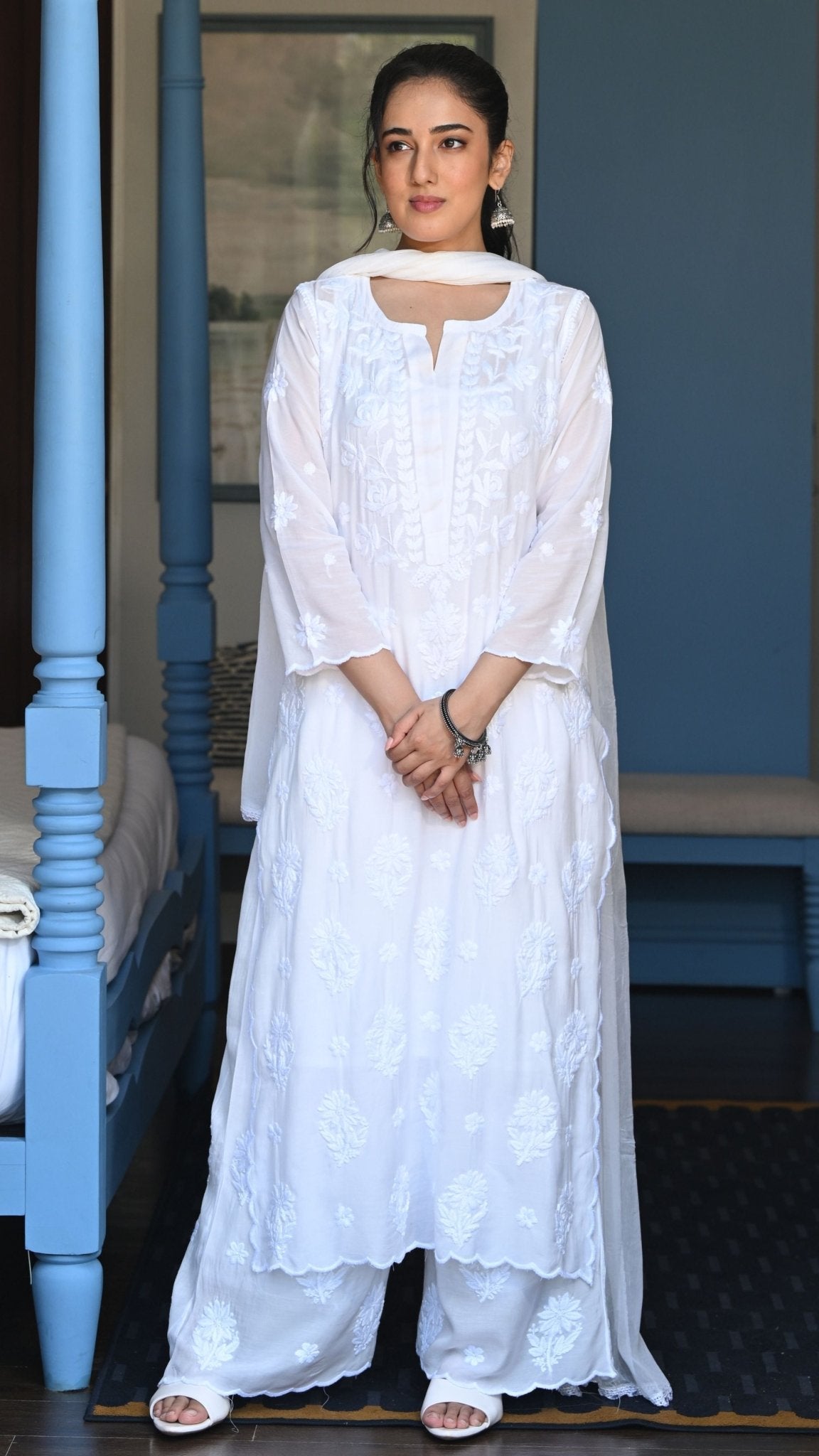 Falak Cutwork Pure Muslin Ombre Kurta Set with Dupatta 3-Pc Set - Pearl White