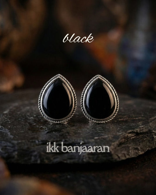 Gomti Teardrop Studs Black