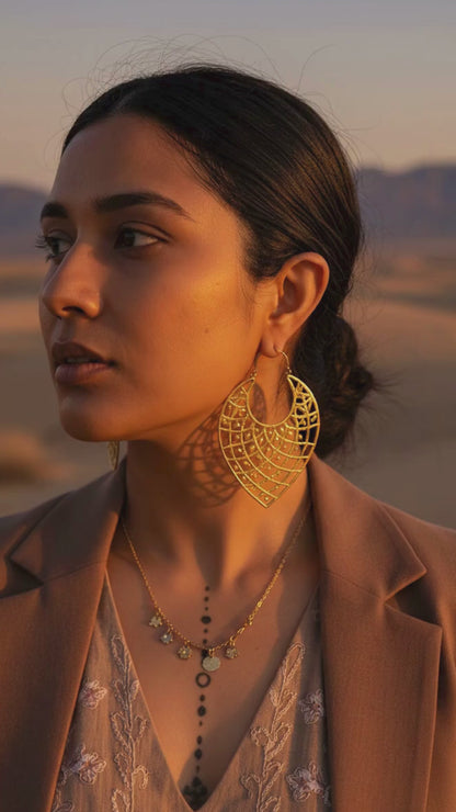 Maru Lattice Dangles