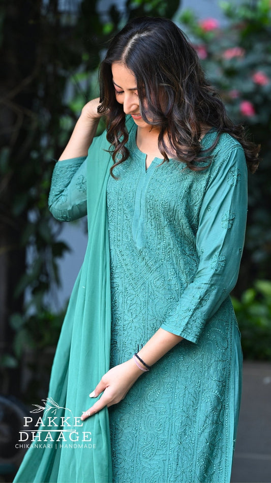 Sarah Resham Dhaaga Pure Muslin Kurta & Kurta Sets - Emerald Green