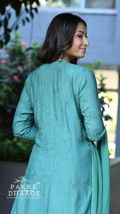 Sarah Resham Dhaaga Pure Muslin Kurta & Kurta Sets - Emerald Green