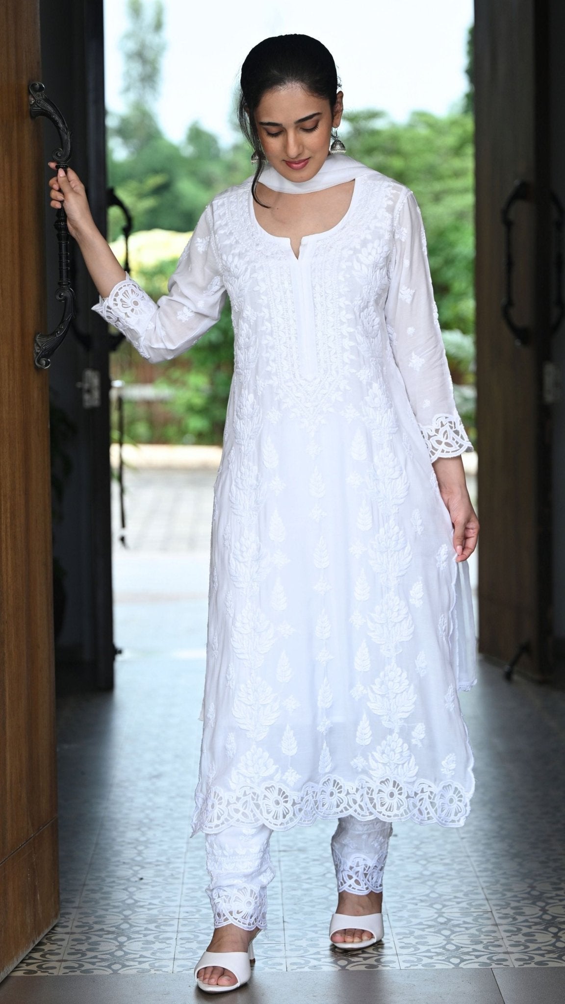 Zeenat Chikankari Lace Cutwork Kurta Set with Dupatta 3-Pc Set - Crystal White